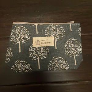 Cosmetic bag